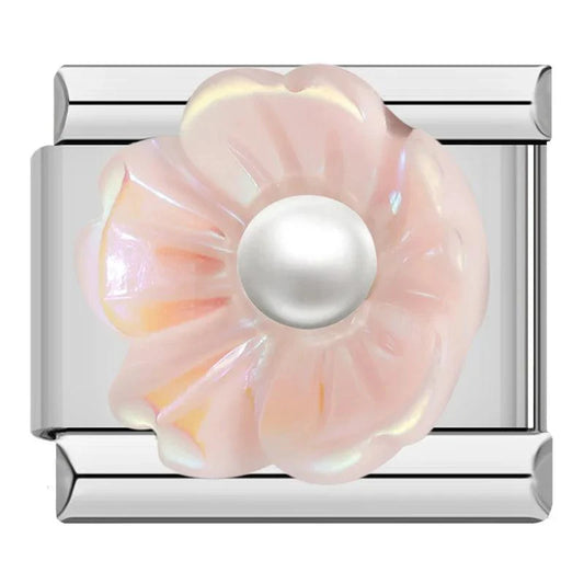 Pink Flower and its Pearl in 3D