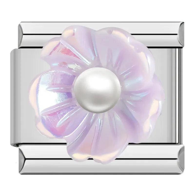 Purple Flower and its Pearl in 3D